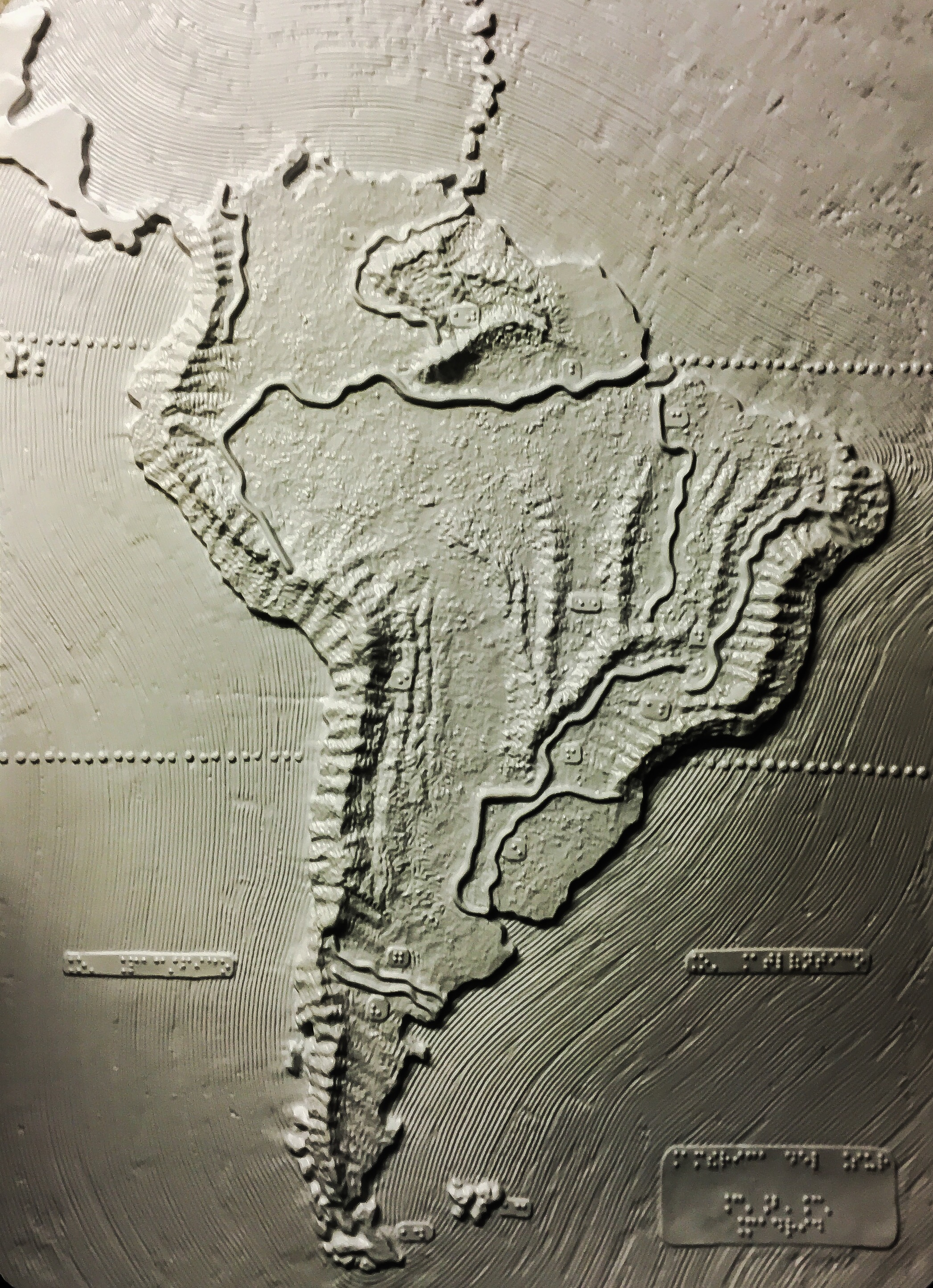 Imagen Mapa físico de América del Sur en relieve