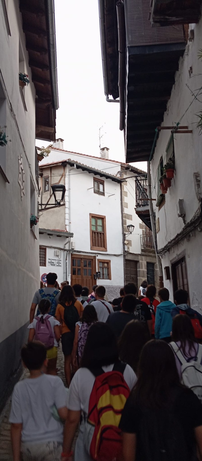 Caminando por las calles del pueblo