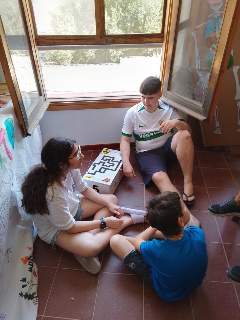 Grupo de participantes en la scape room.