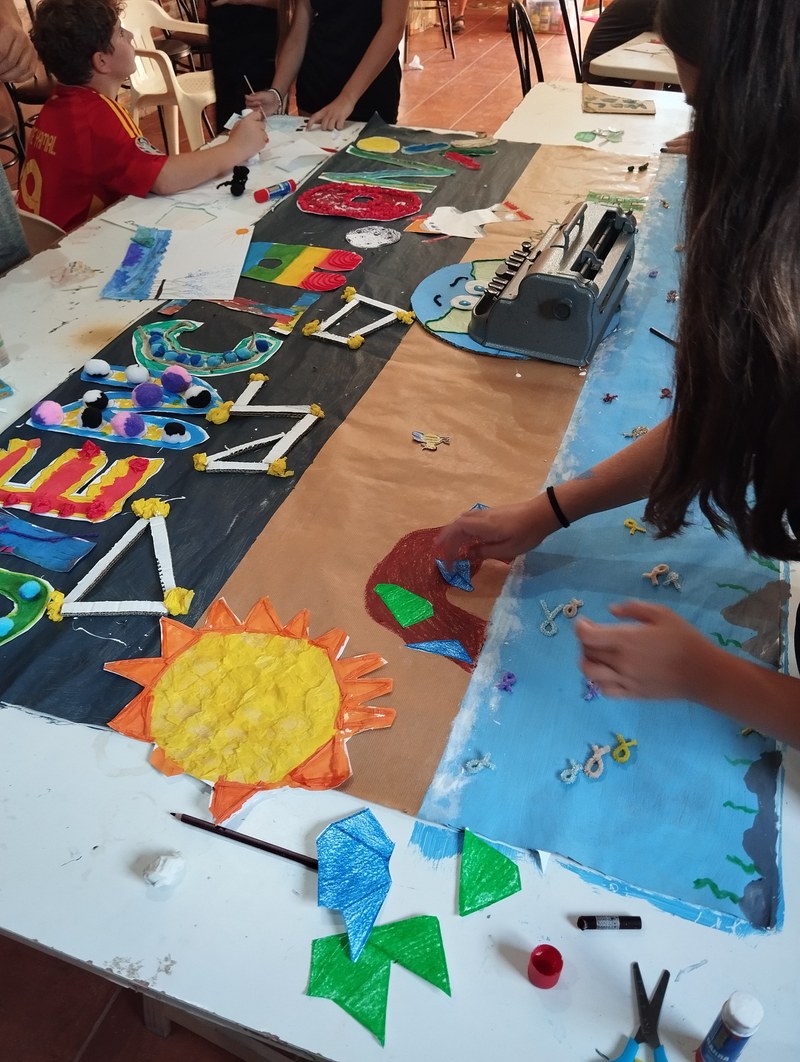 Imagen del mural científico terminado, que nos llena de orgullo