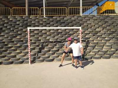 Fotografía de nuestro portero Juan Antonio Gómiz preparado para parar el balón