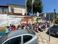 Foto de grupo a la salida del centro de interpretación.