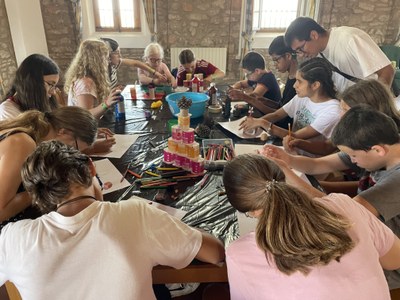 Un grupo de participantes en el taller artístico. 