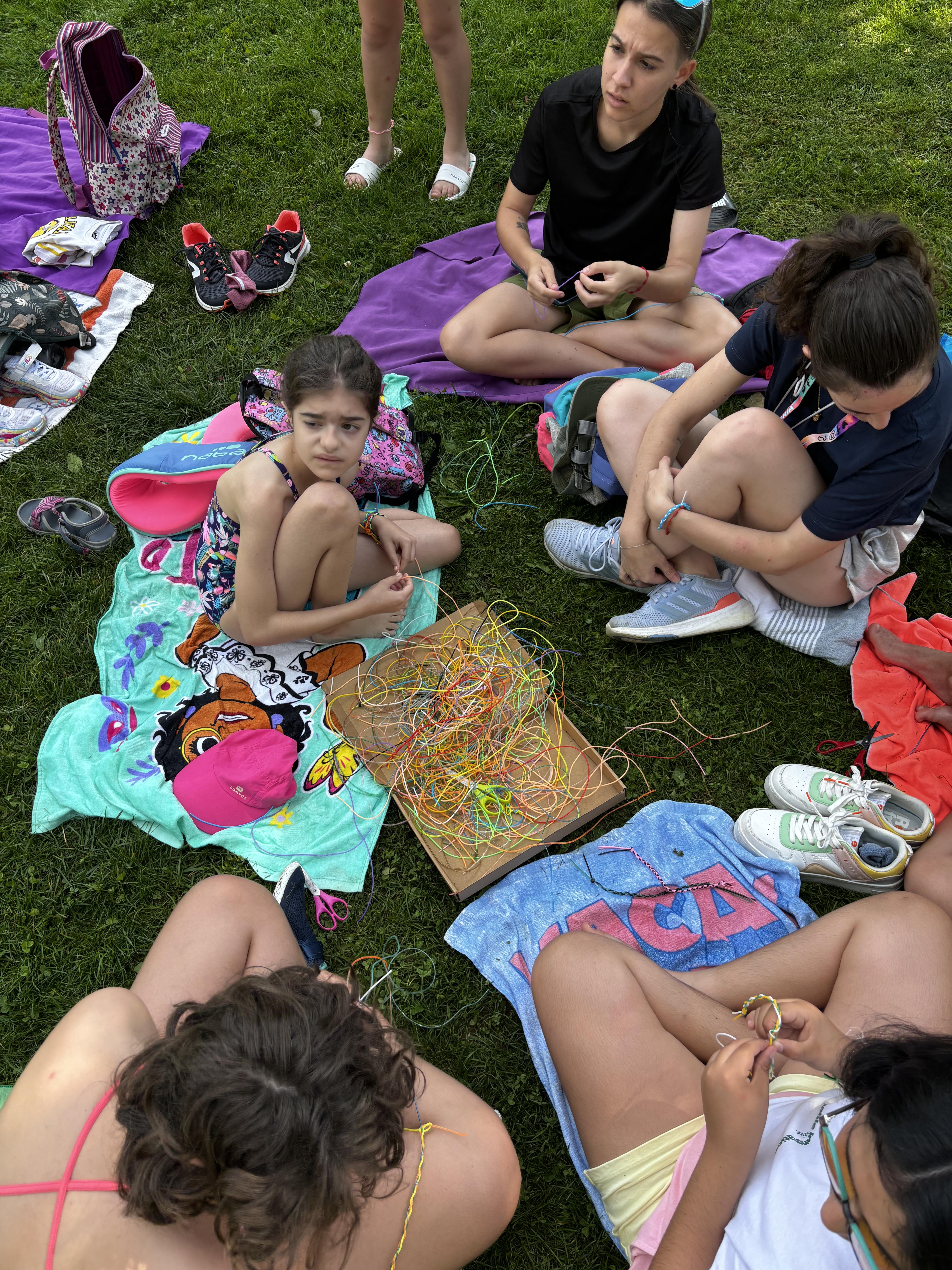 Participantes en la playa Fluvial