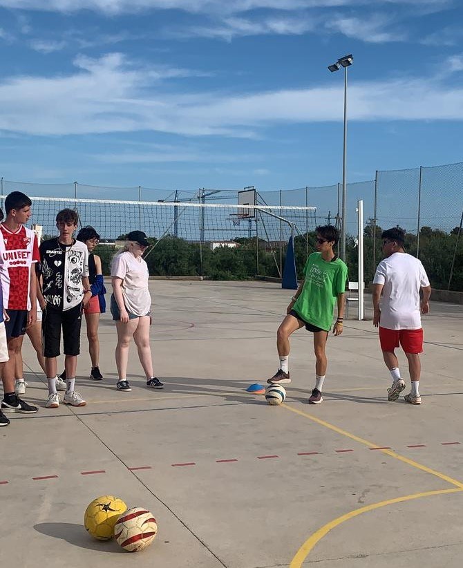 Participantes en la actividad de fútbol