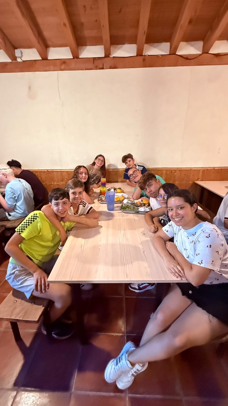 21.06 Mayores comedor.jpeg