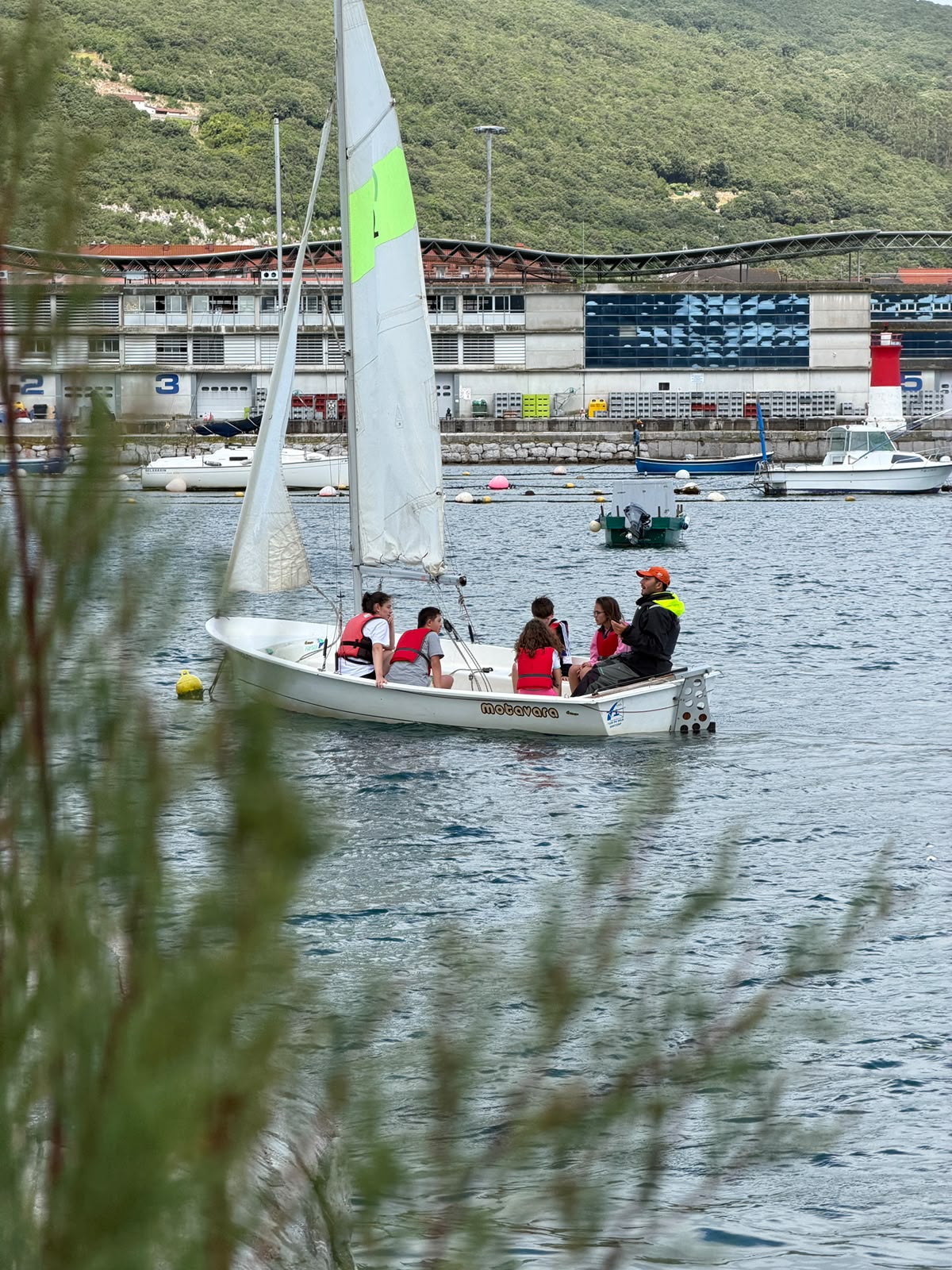 29-06-Paseo en vela.jpeg
