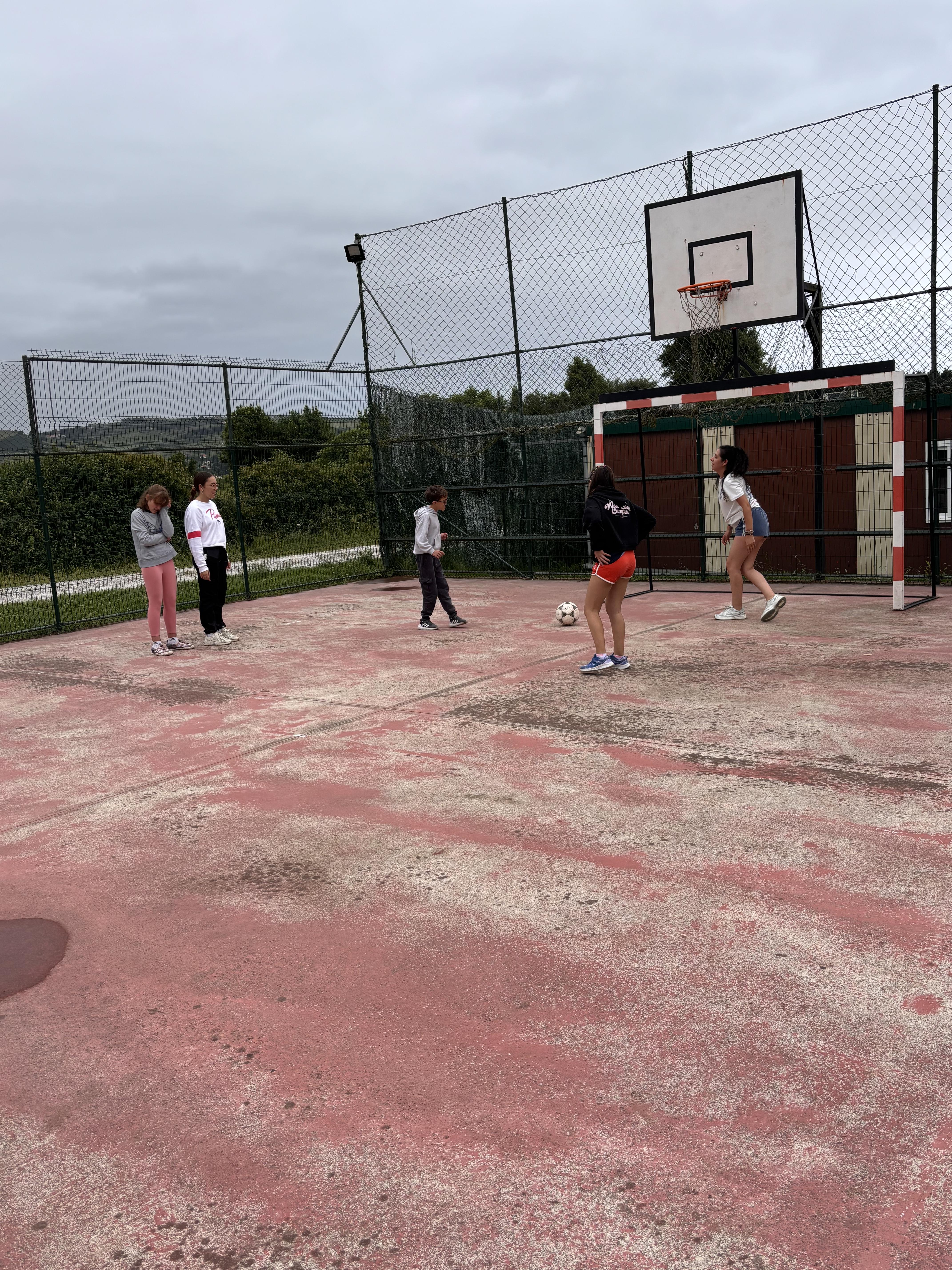 29.06 Jugando al fútbol.jpeg