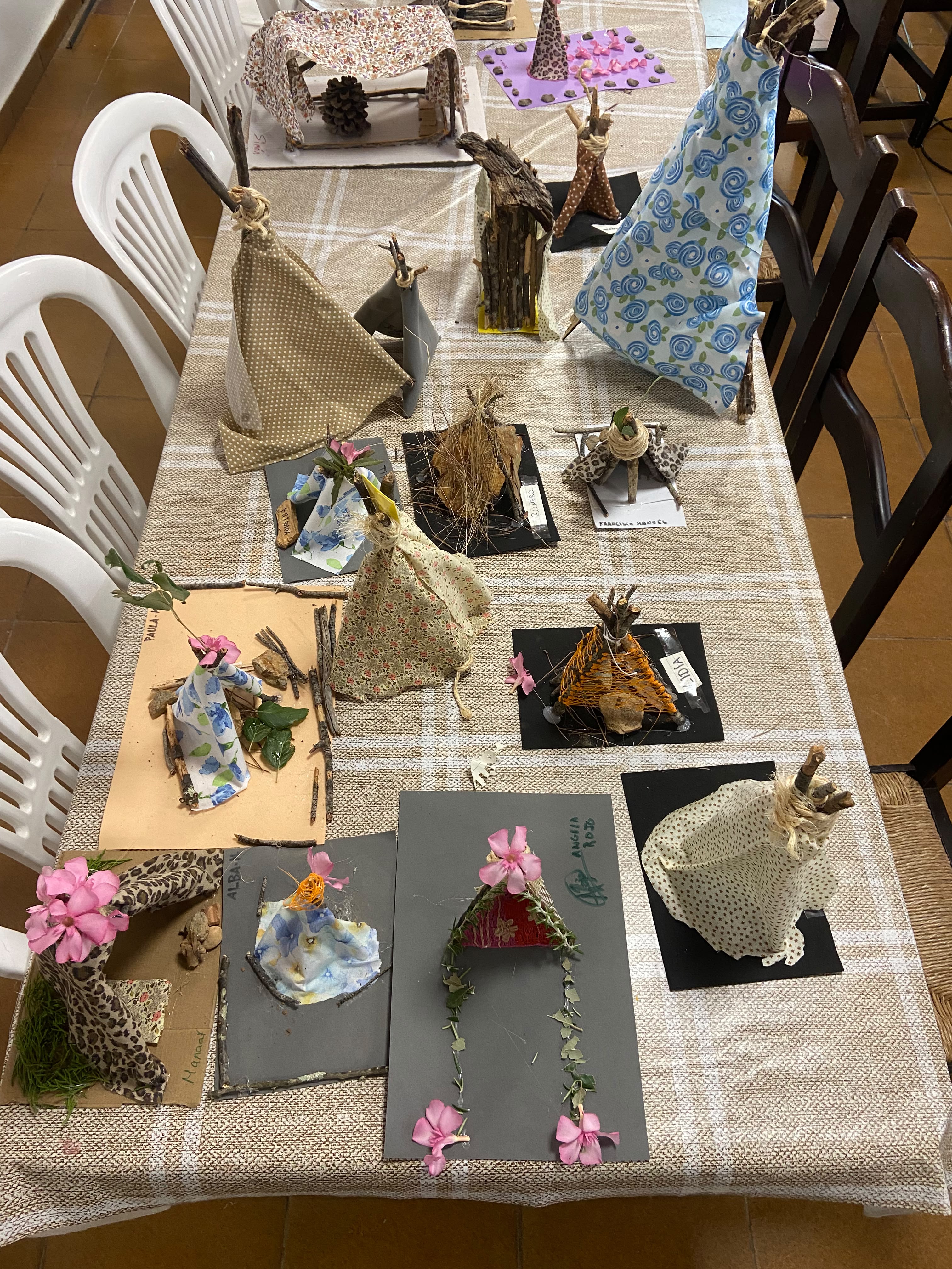 01.07 Poblado de Tipis.jpg