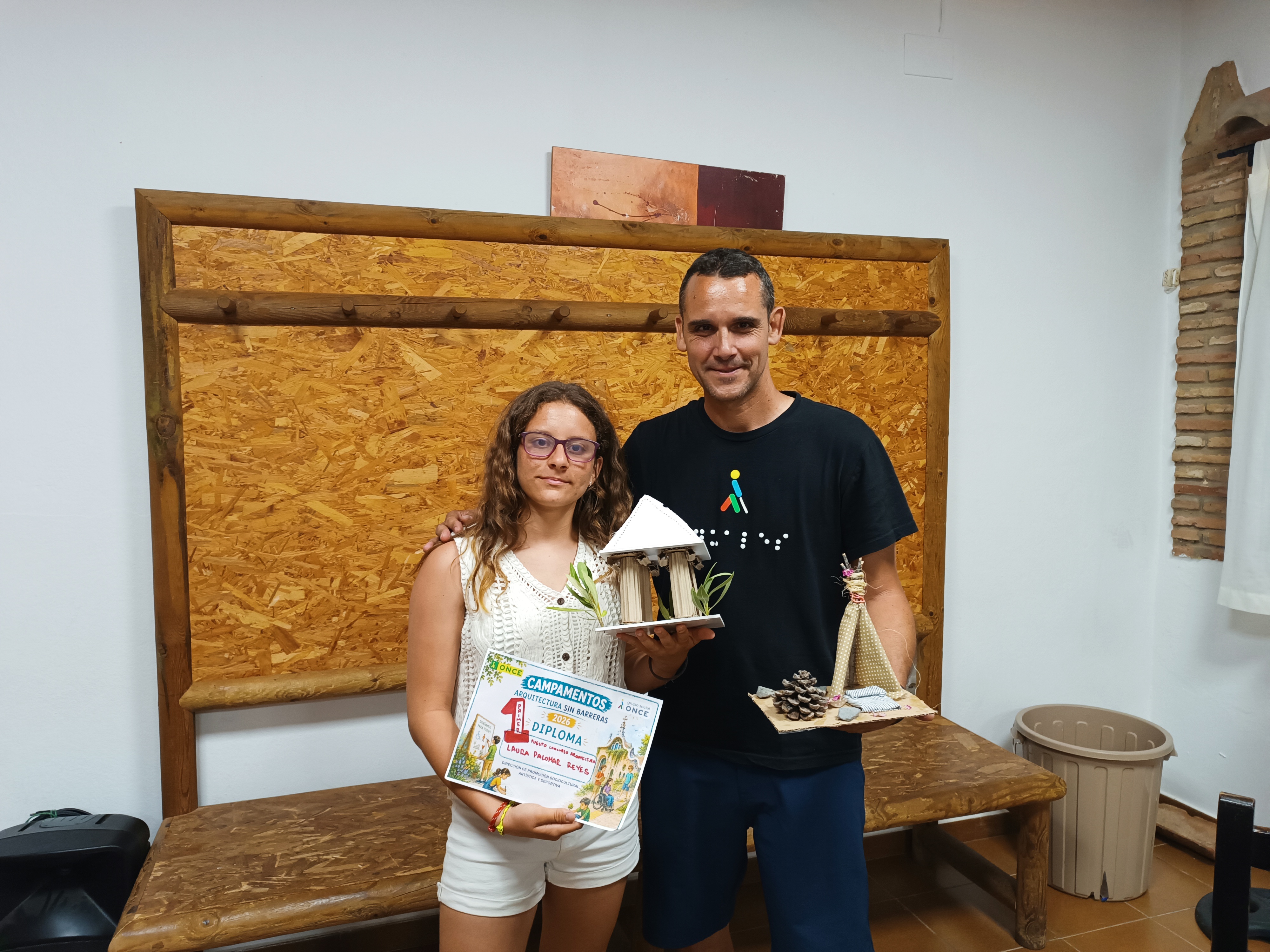 04.07.Ganadora del concurso de arquitectura del grupo de pequeños.jpg