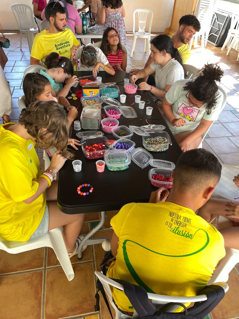 04.07.Taller de pulseras.jpg